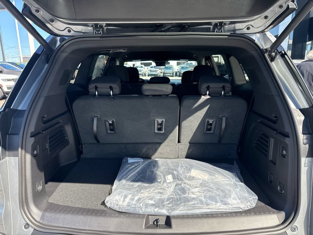 2026 GMC Acadia Elevation - Photo 12