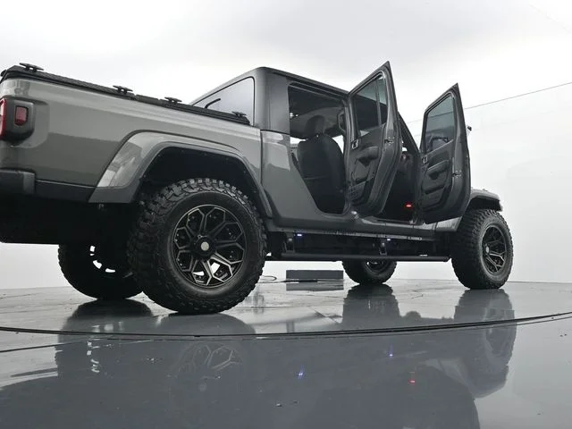 Used 2023 Gray Jeep Sport S image 42