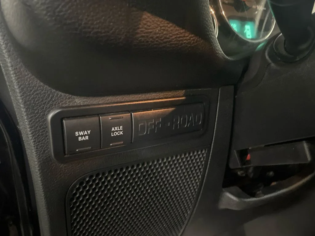 Used 2012  Jeep Rubicon image 13