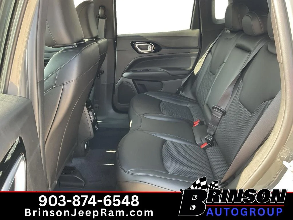 New 2026 Sting-Gray Clearcoat Jeep Latitude Altitude image 7