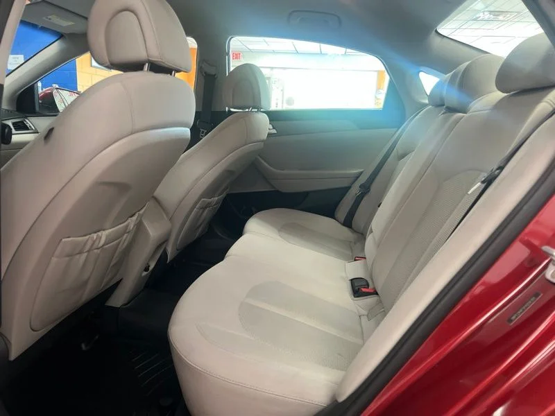 Used 2015 Red Hyundai SE image 15