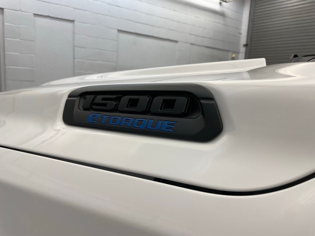 New 2026 Bright White Clear-Coat Exterior Paint RAM  image 9
