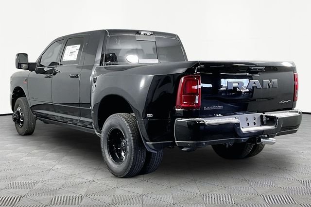 New 2026 Diamond Black Crystal Pearl-Coat Exterior Paint RAM Laramie image 3