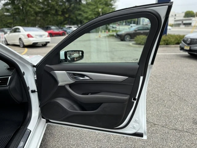 Used 2021 Crystal White Tricoat Cadillac Premium Luxury image 15