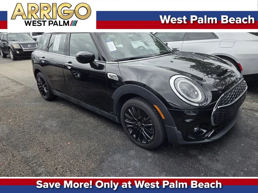2022 MINI Clubman Cooper S's photo