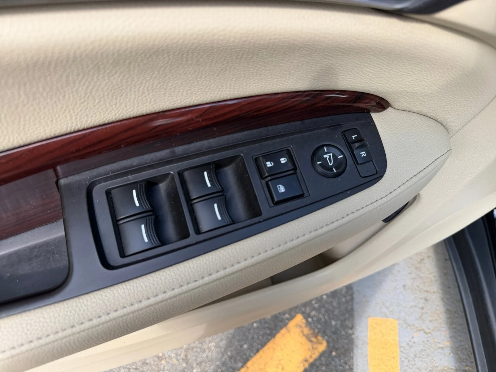 Used 2014 Crystal Black Pearl Acura 3.5L image 27