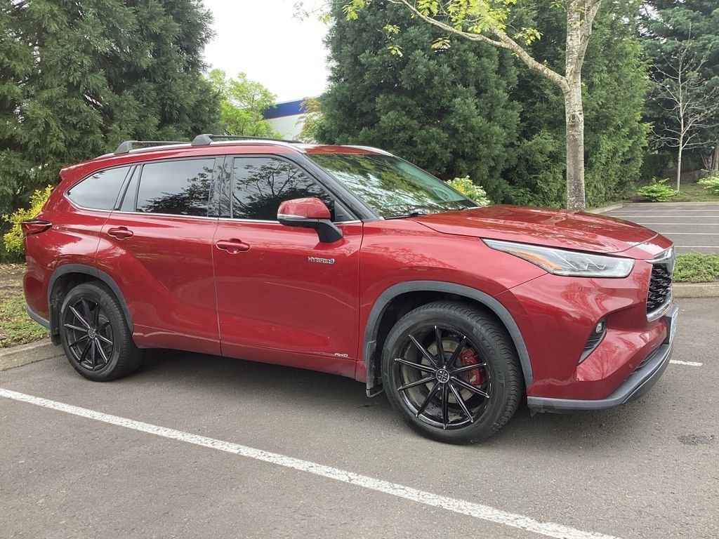 Used 2021 Red Toyota Platinum image 11