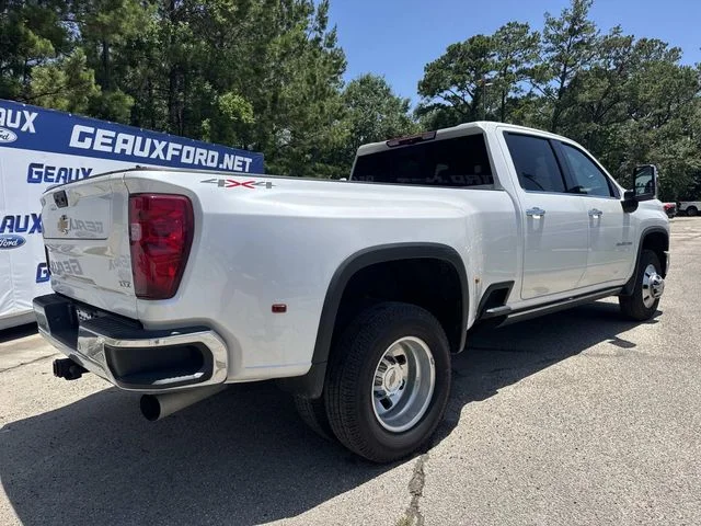 Used 2024 Iridescent Pearl Tricoat Chevrolet LTZ image 18