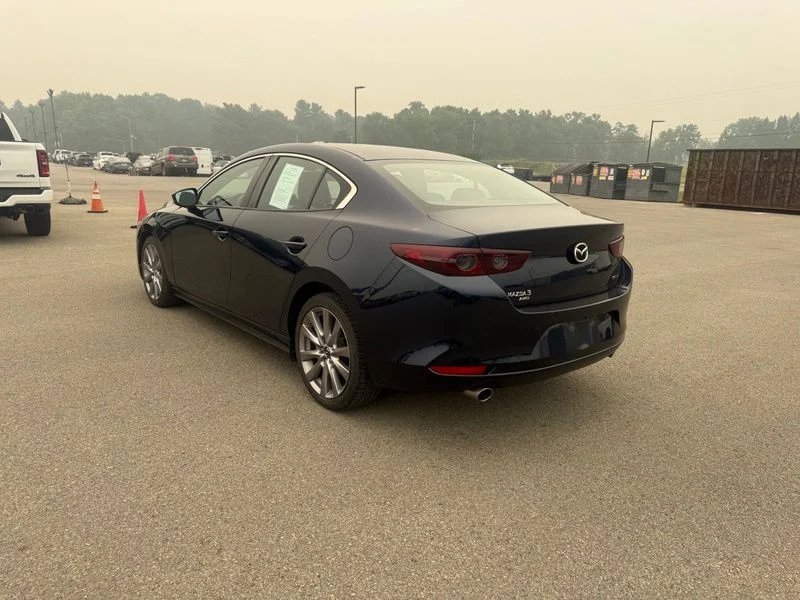 Used 2021 Blue Mazda Select image 13
