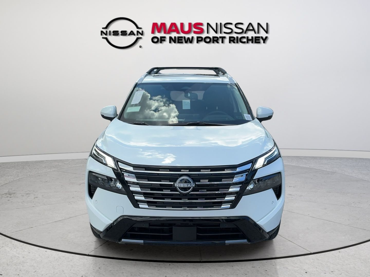 New 2026 White Nissan Platinum image 3