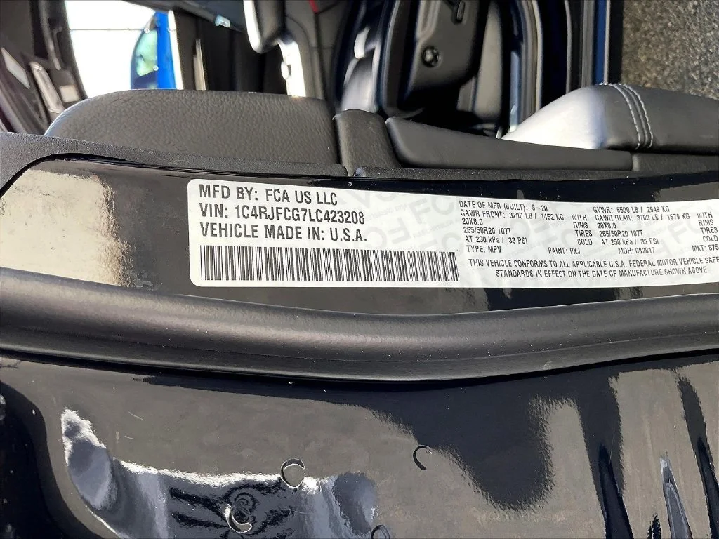 Used 2020 Black Jeep Overland image 21