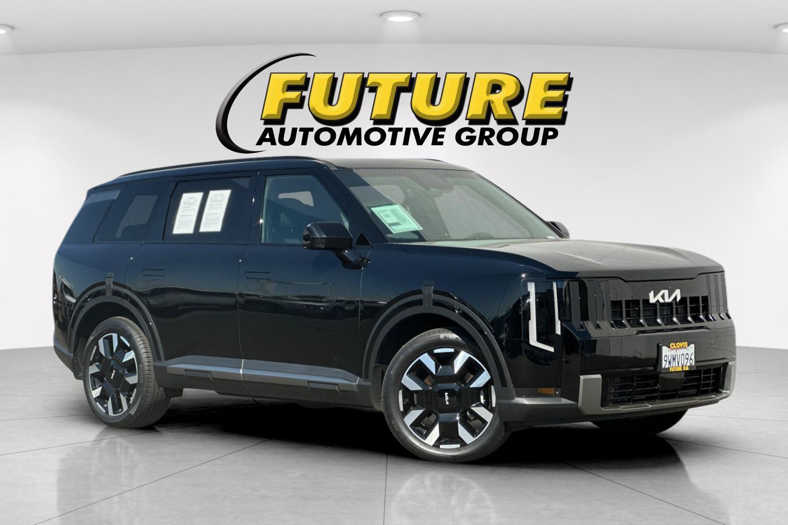 Used 2027 Black Kia S image 2