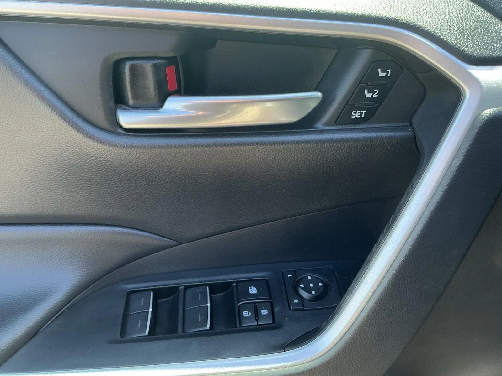 Used 2022 Magnetic Gray Metallic Toyota XLE Premium image 21
