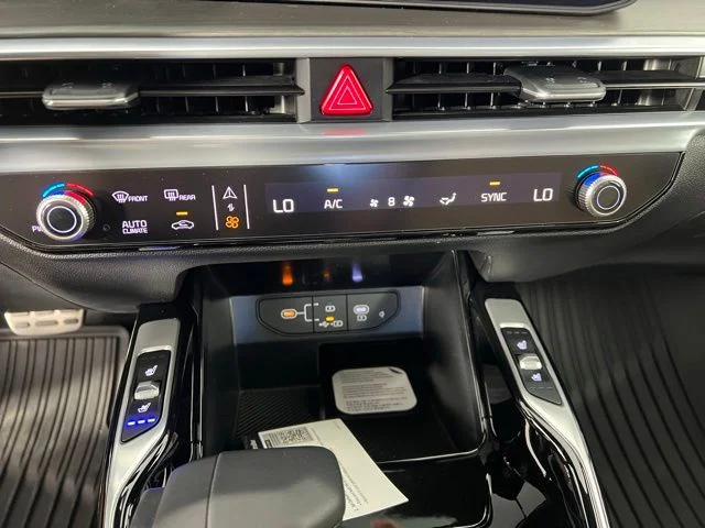 New 2026 White Kia X-Line SX Prestige image 21