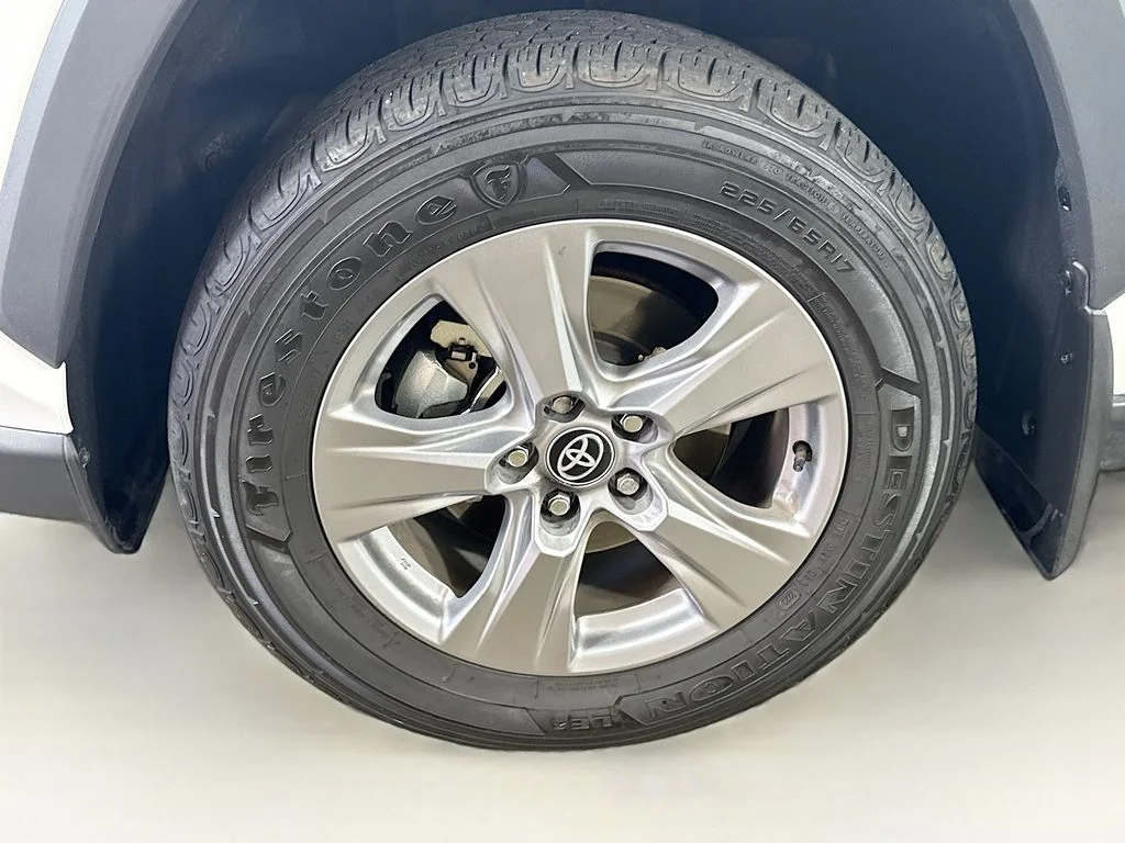 Used 2023 White Toyota XLE image 39
