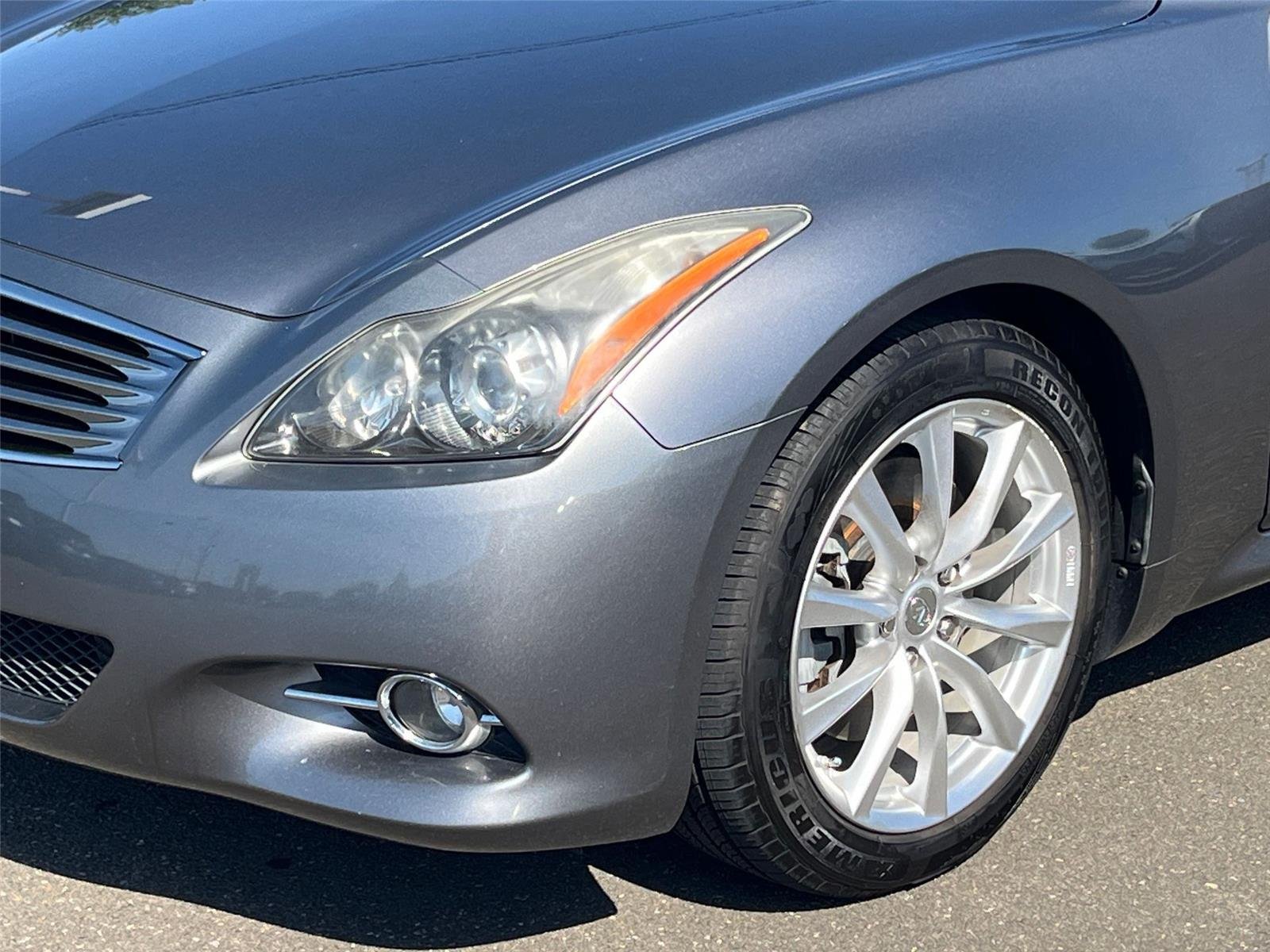 Used 2012 Graphite Shadow INFINITI Journey image 11