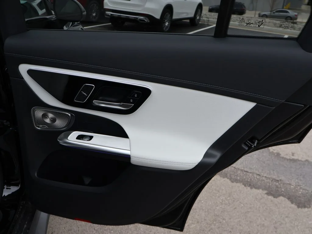 Used 2026 Black Mercedes-Benz GLC 300 image 16