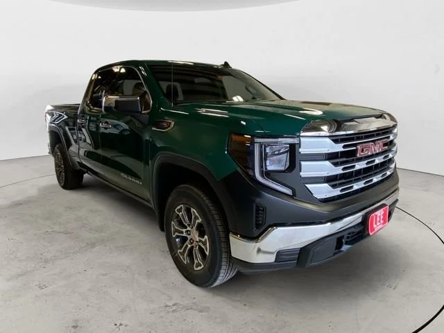 New 2026 Special Exterior Color GMC SLE image 8