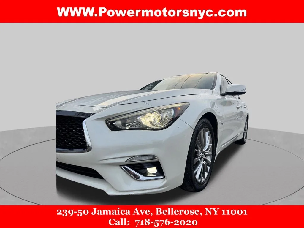Used 2018 White INFINITI 3.0t LUXE image 10
