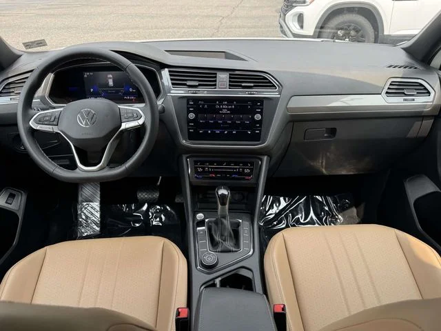 Used 2022 White Volkswagen 2.0T SE image 17