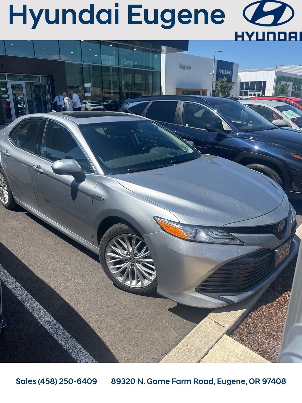 Used 2019 Silver Toyota XLE image 4