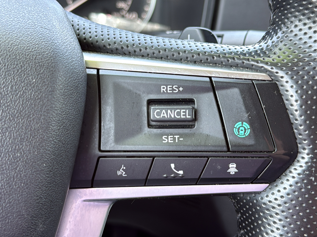 Used 2024 Silver Mitsubishi SE image 17