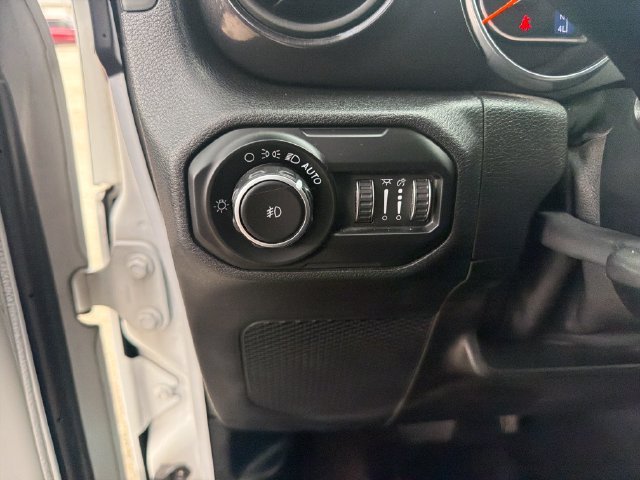 Used 2020 White Jeep Unlimited Sport Altitude image 19