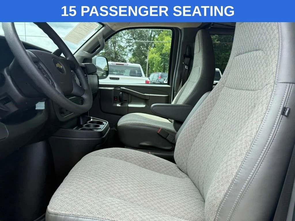 Used 2023 Summit White Chevrolet 1LT image 28