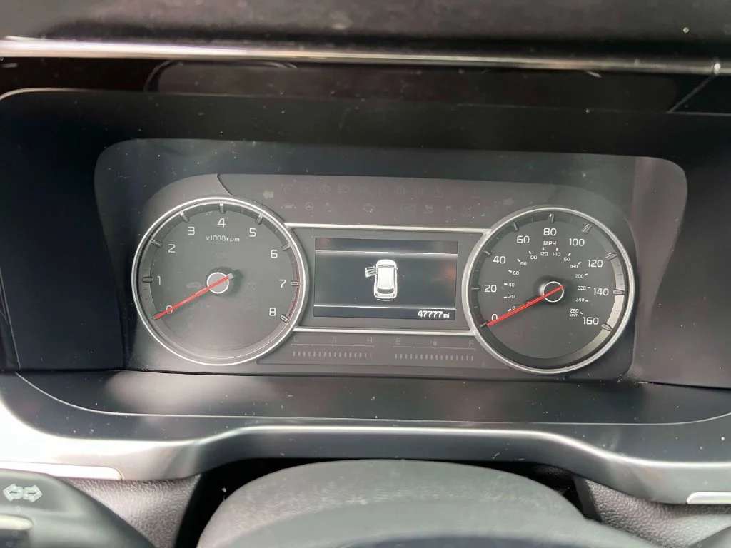 Used 2023 Black Kia LX image 26