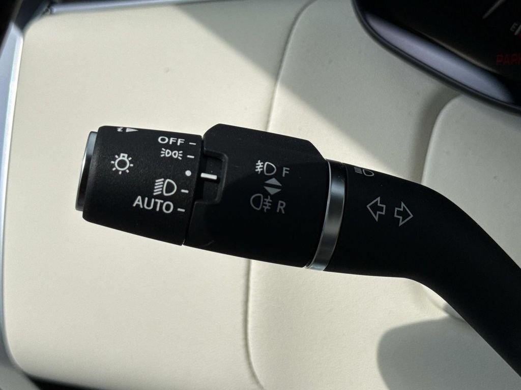 New 2026 Varesine Blue Land Rover SE 7 Seats image 8