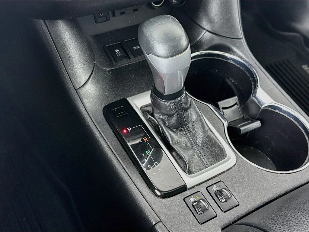 Used 2019 Blizzard Pearl Toyota XLE image 18