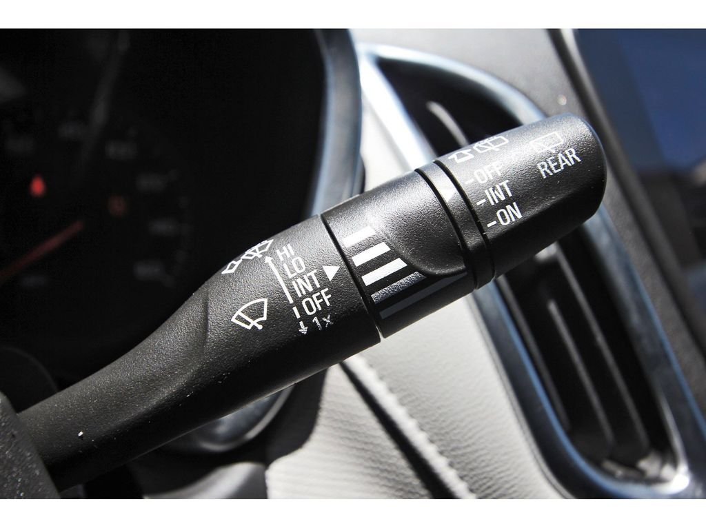 Used 2021 White Chevrolet Premier image 18