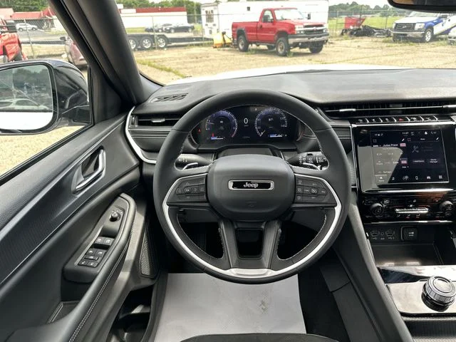 Used 2024 White Jeep Altitude X image 13