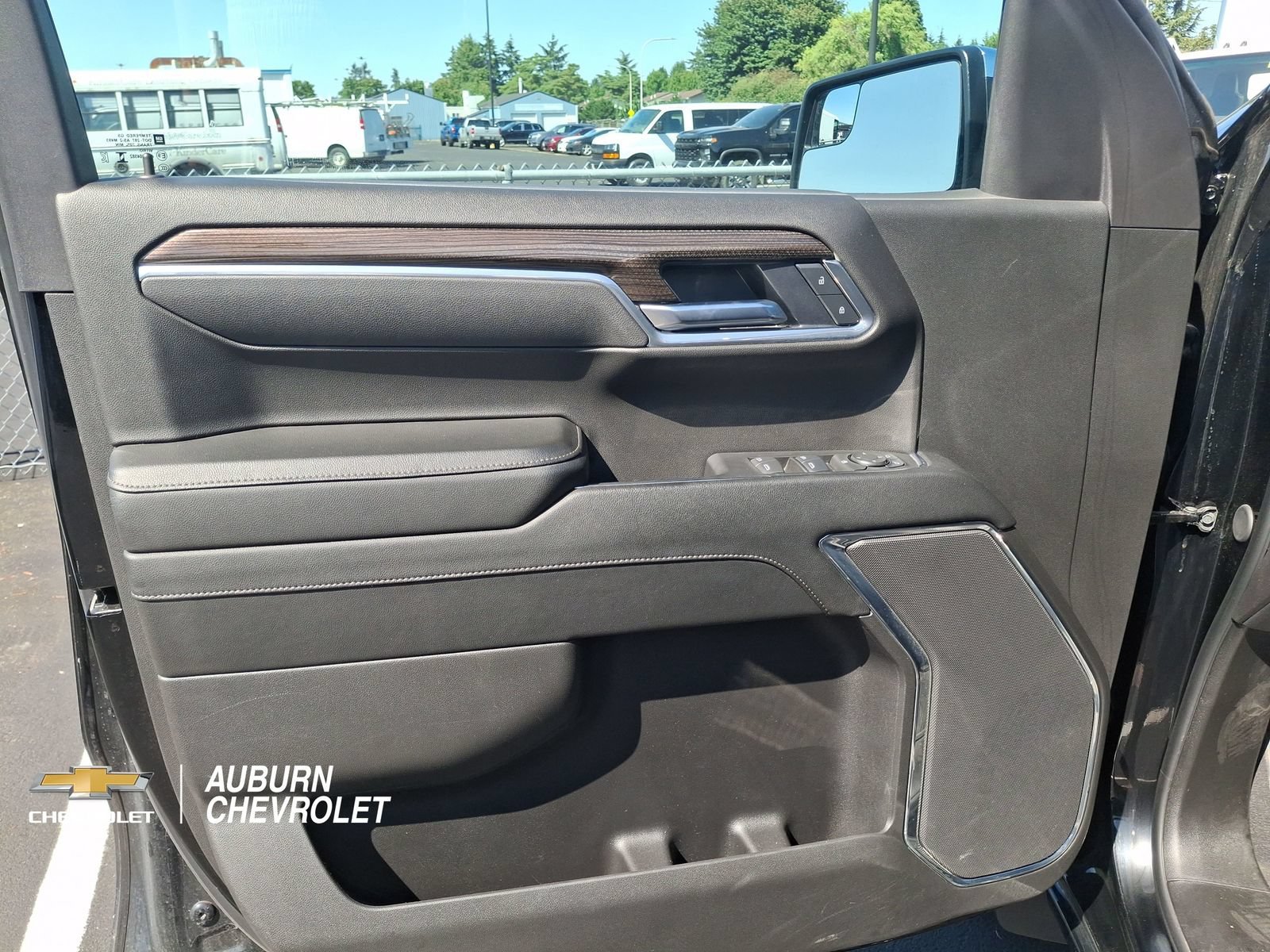 2025 Chevrolet Silverado 1500 LT - Photo 13