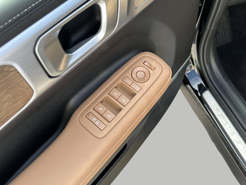 New 2026 Phantom Black Hyundai Calligraphy FWD image 15