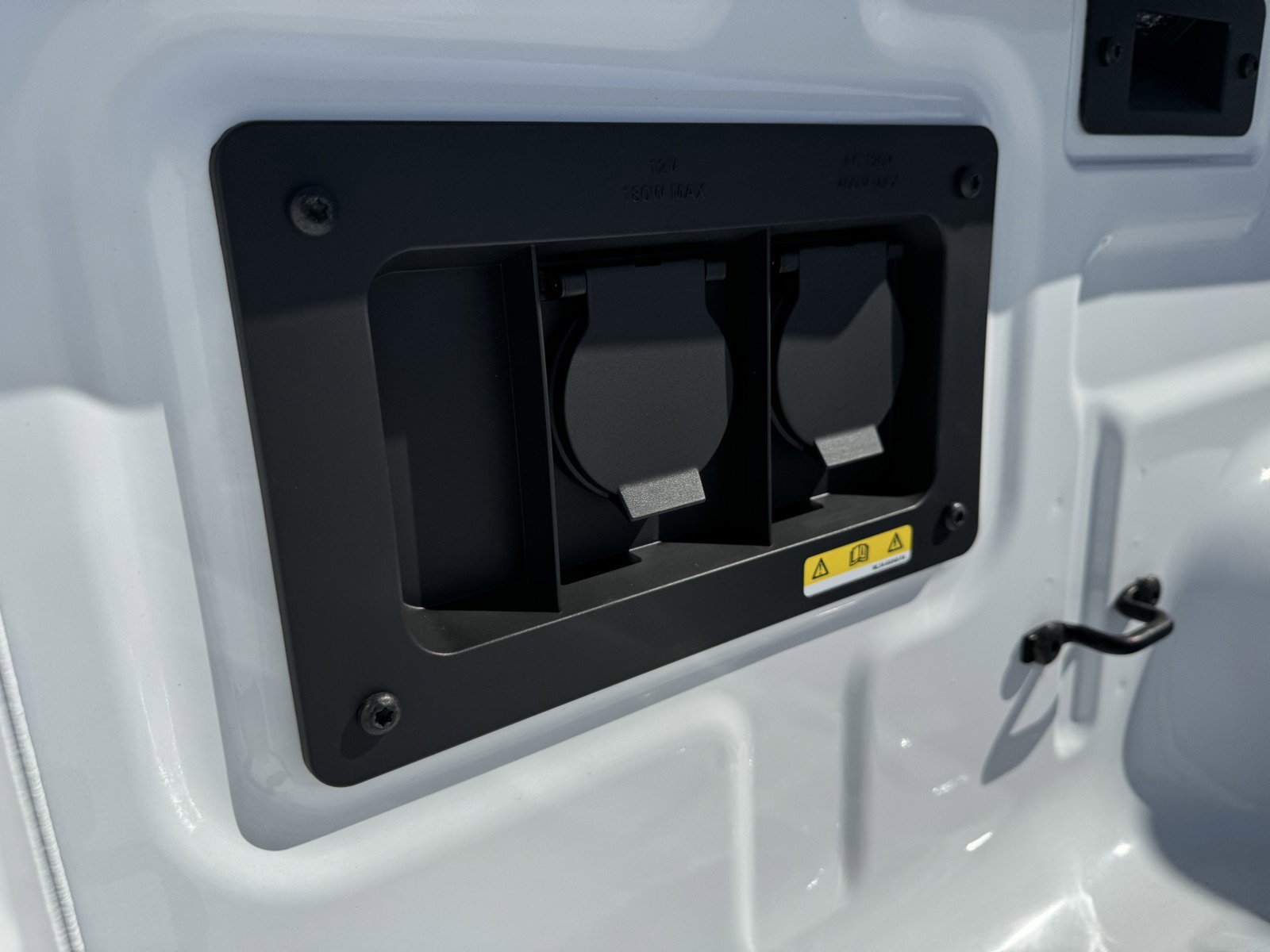 New 2024 Oxford White Ford XLT image 11