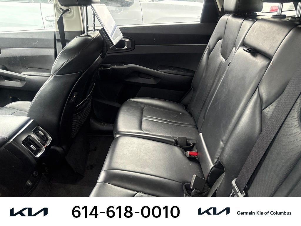 Used 2021 White Kia S image 9