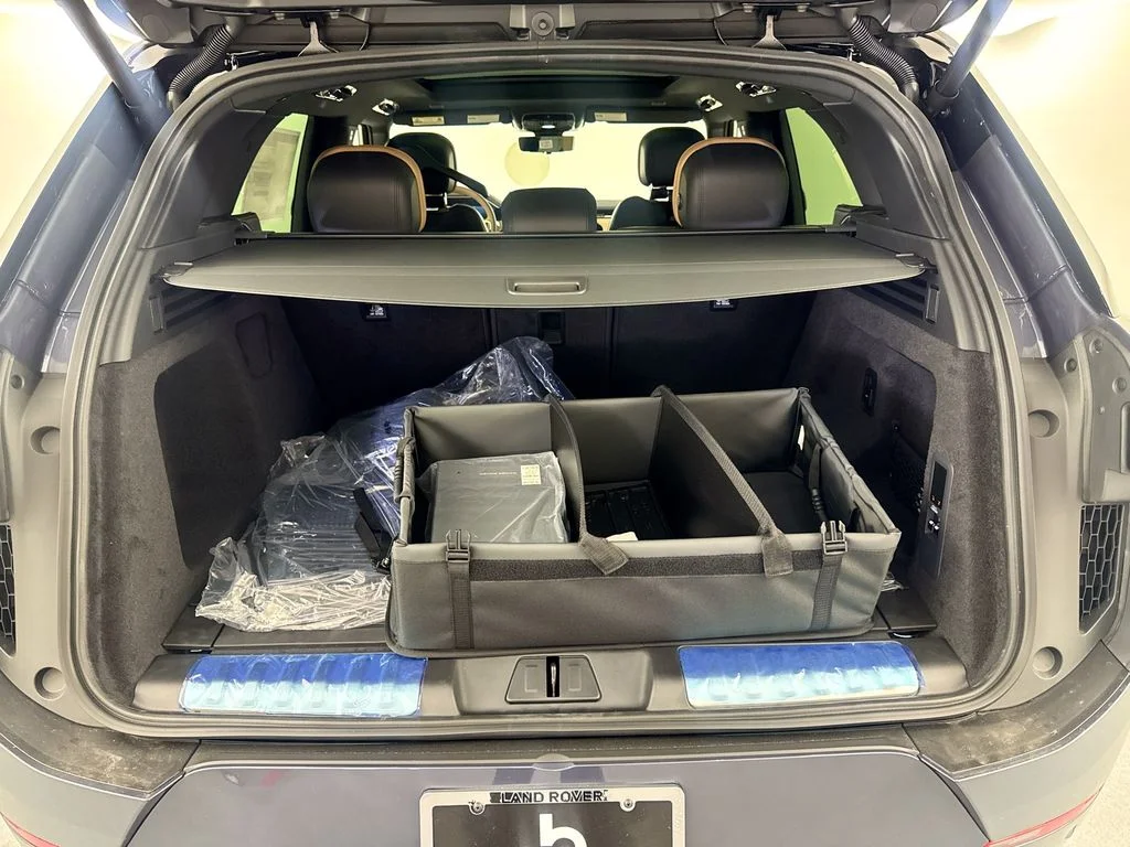 New 2026 Varesine Blue Land Rover Dynamic SE image 28