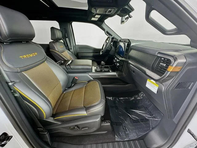 New 2026 Oxford White Ford Tremor image 30