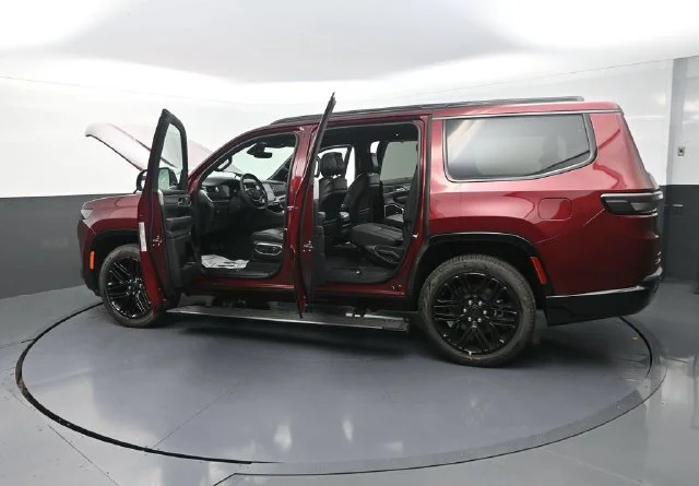 New 2026 Velvet Red Pearl-Coat Exterior Paint Jeep Limited Reserve image 33