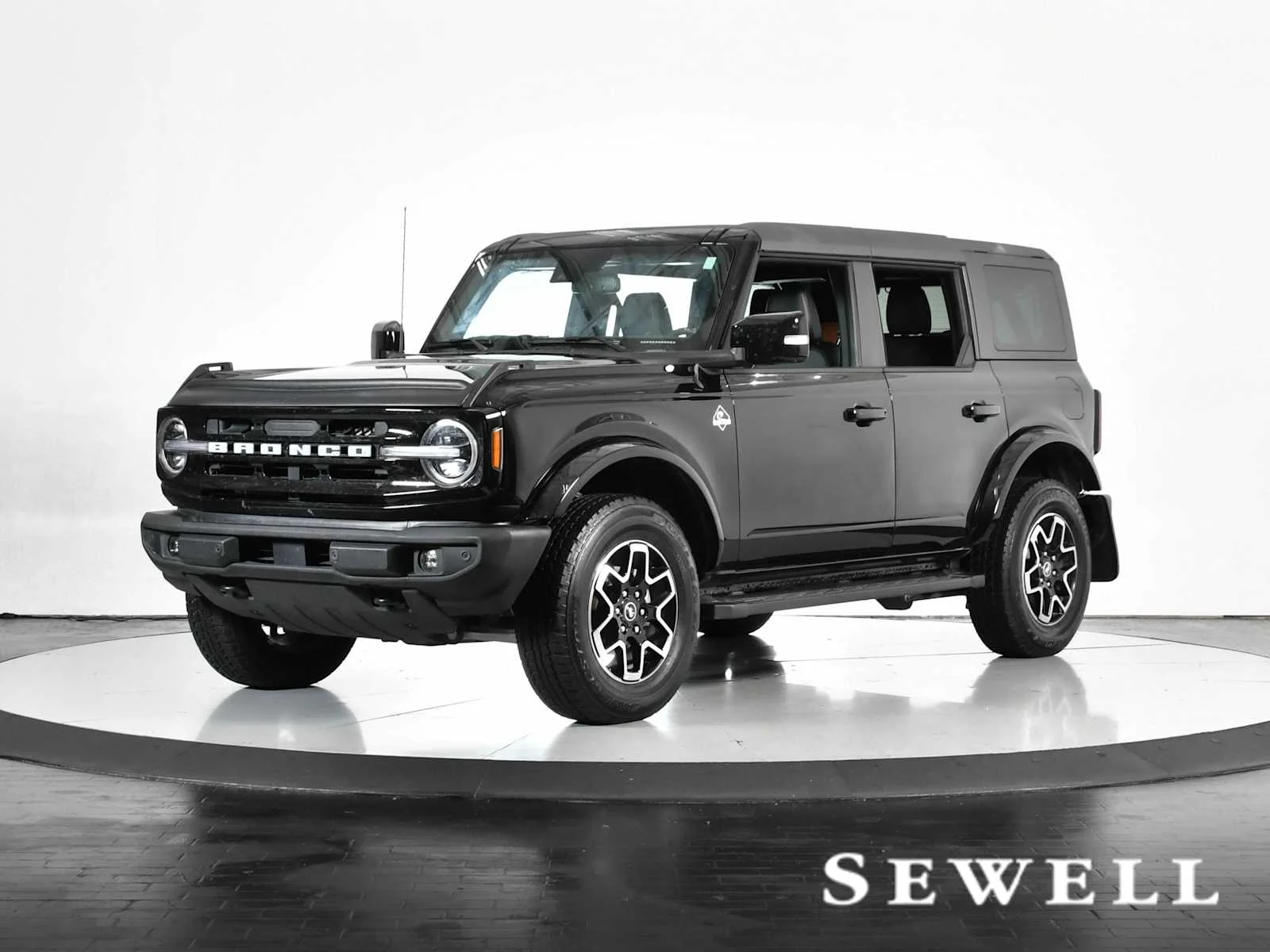 2024 Ford Bronco Outer Banks