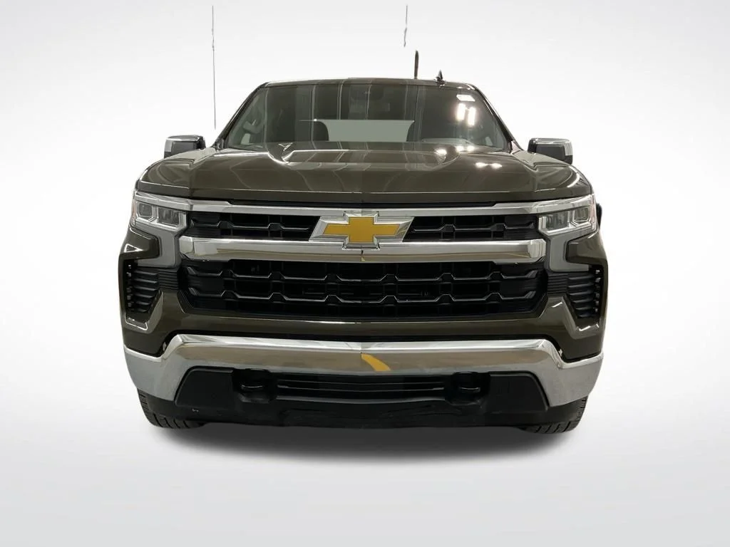 Used 2023 Bronze Metallic Chevrolet LT image 5