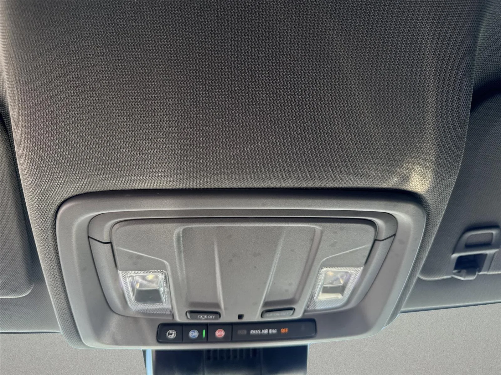 Used 2025 Summit White Chevrolet LT image 28