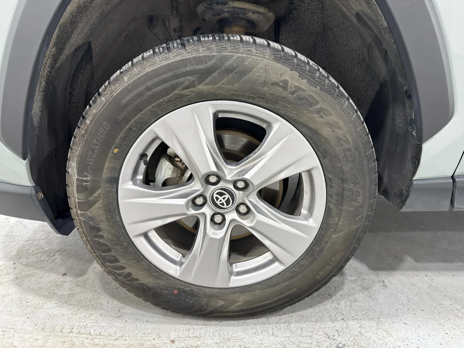 Used 2023 Grn/green Toyota XLE image 10