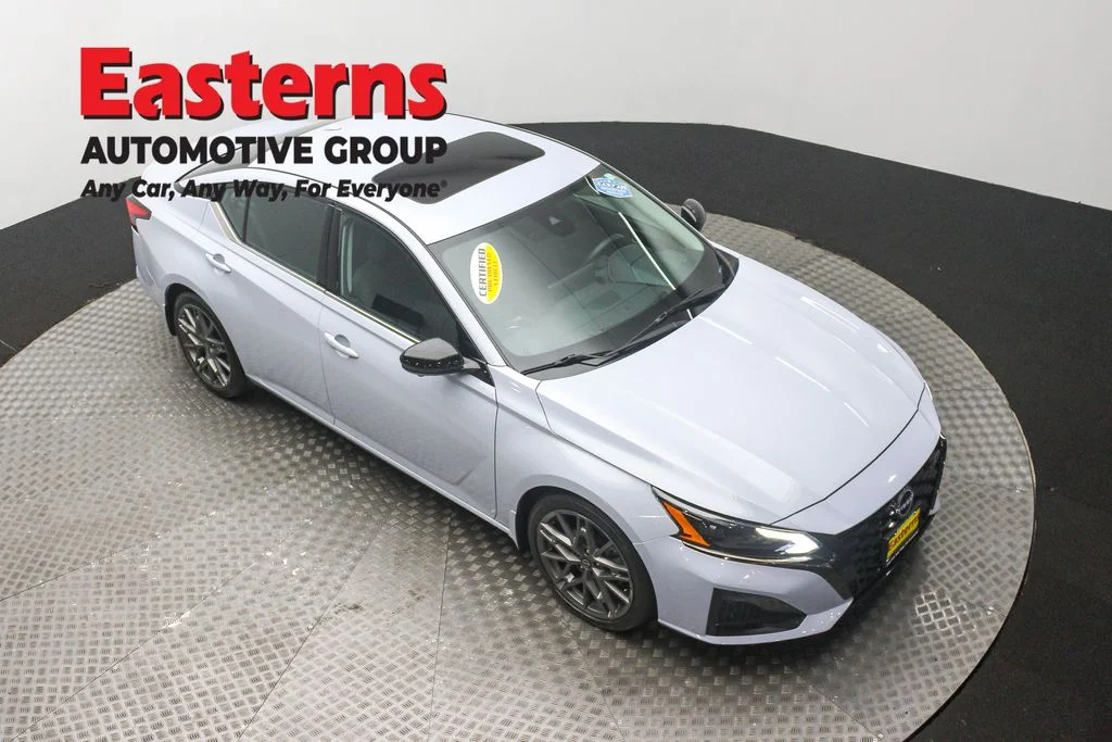 Used 2023 Gray Nissan 2.5 SL image 3