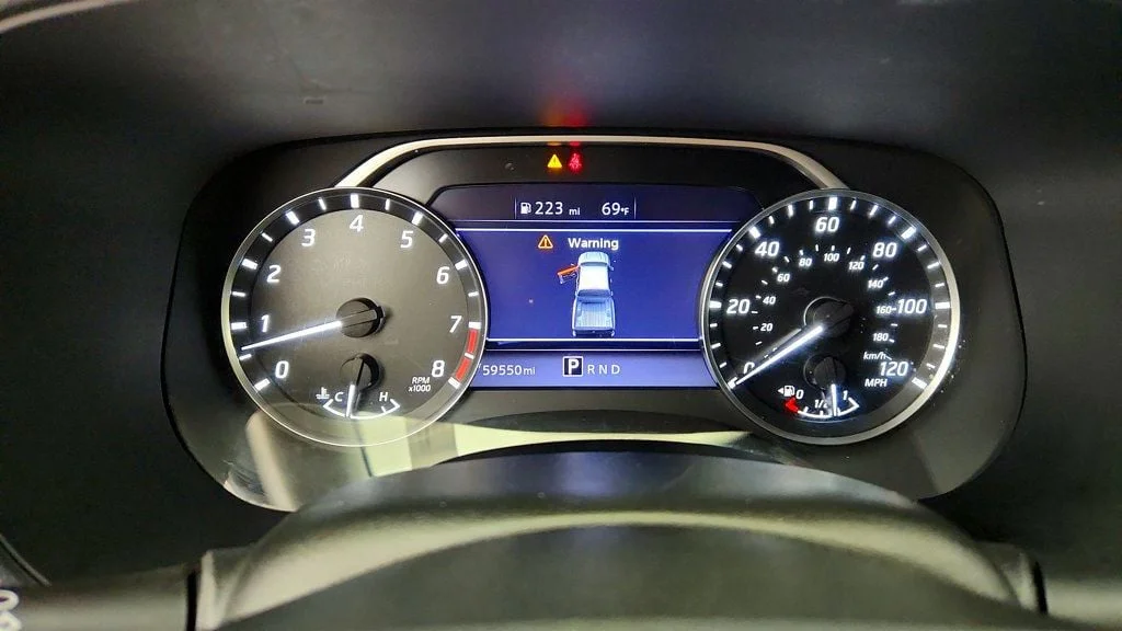 Used 2022 Glacier White Nissan Crew Cab 4x2 SV Automatic image 14