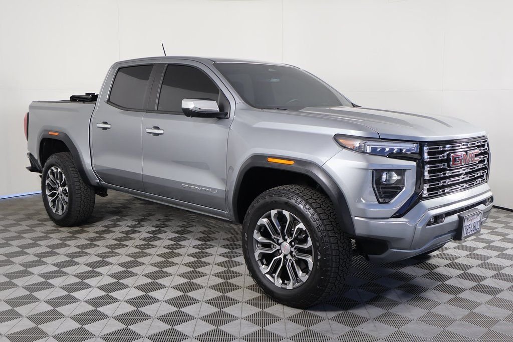 Used 2023 Silver GMC Denali image 3
