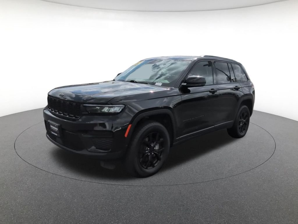 Certified Used 2025 Black Jeep Altitude image 16