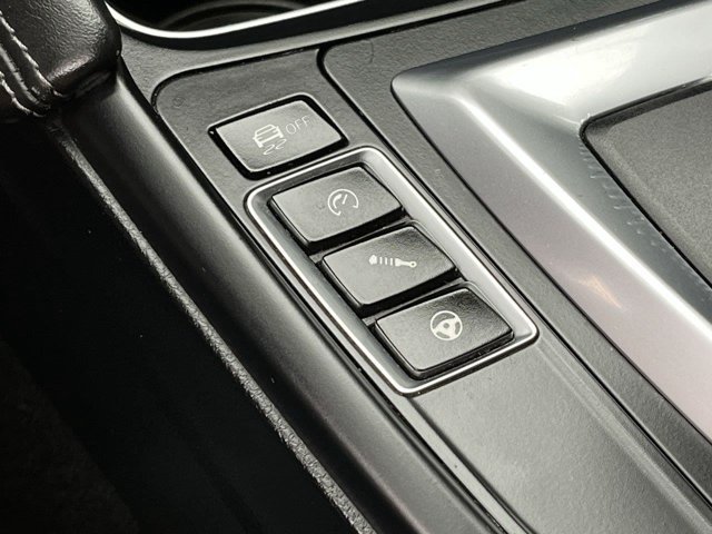 Used 2018  BMW CS image 16