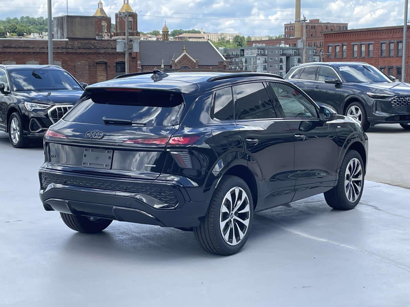 New 2026 0E0E/Black Audi S line image 7